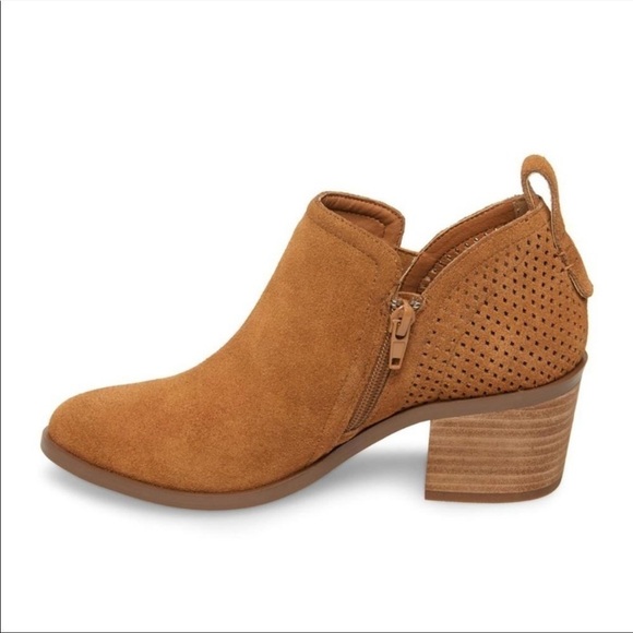 Steve Madden Ruebey Suede Perforated Bootie in Chestnut Brown Size 9 - Picture 1 of 8
